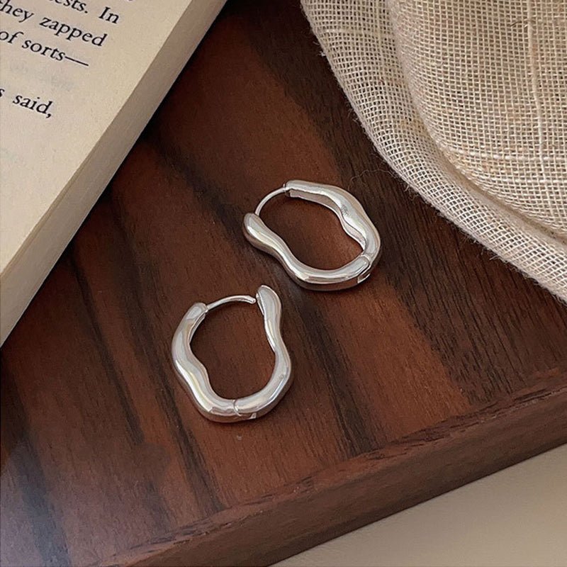 Ada Wavy Hoop Earrings