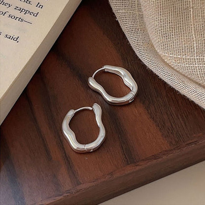 Ada Wavy Hoop Earrings
