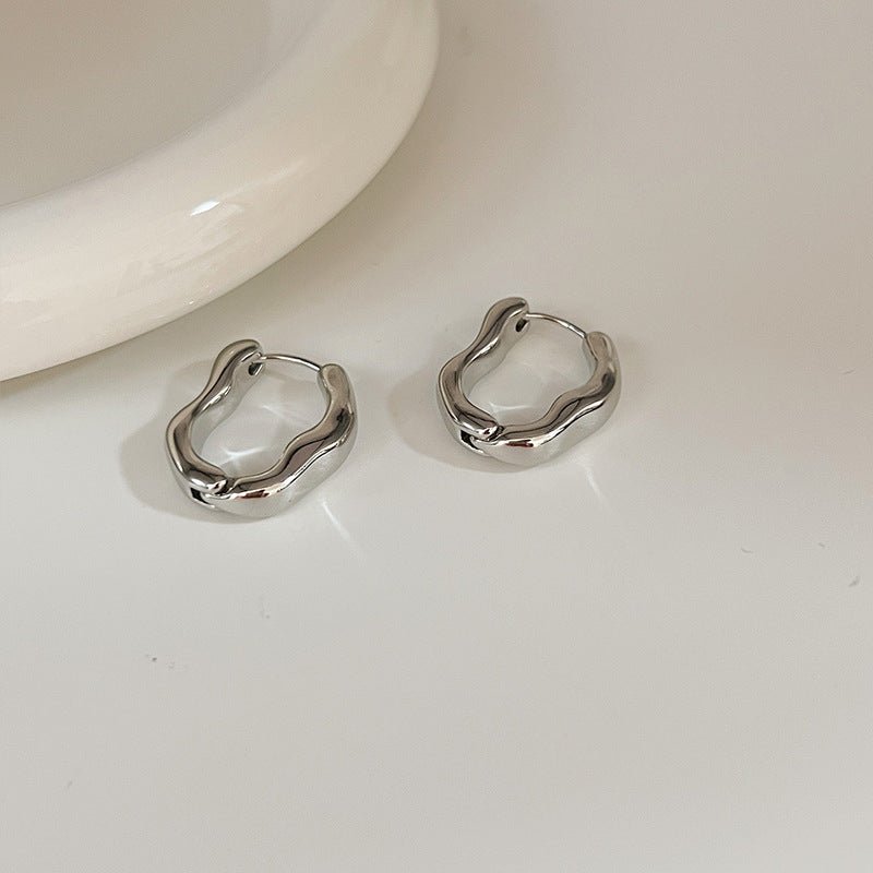 Ada Wavy Hoop Earrings