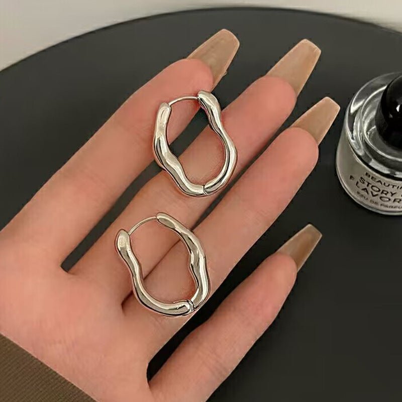 Ada Wavy Hoop Earrings