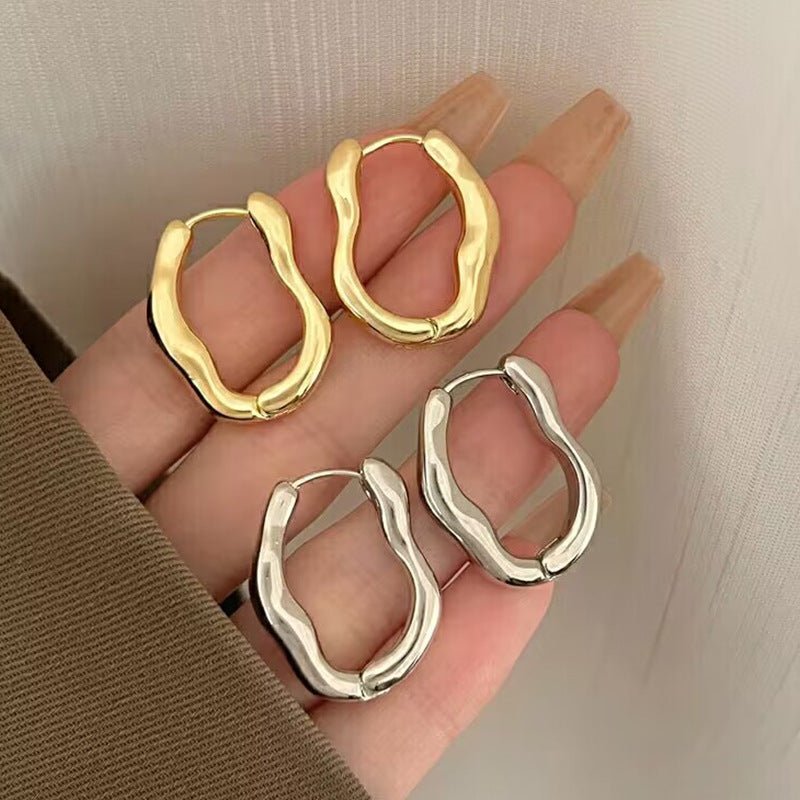 Ada Wavy Hoop Earrings