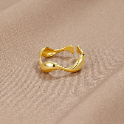 Marina Gold Wave Ring