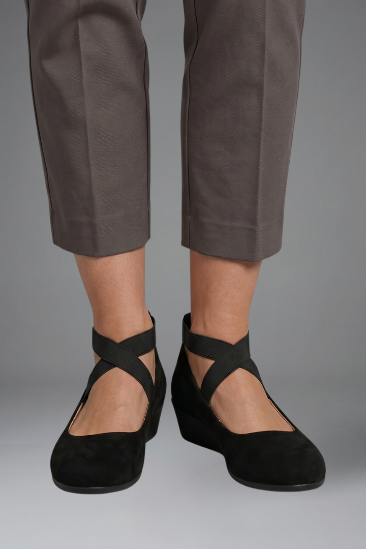 Nora Cushioned Comfort Flat Shoes - photo 3