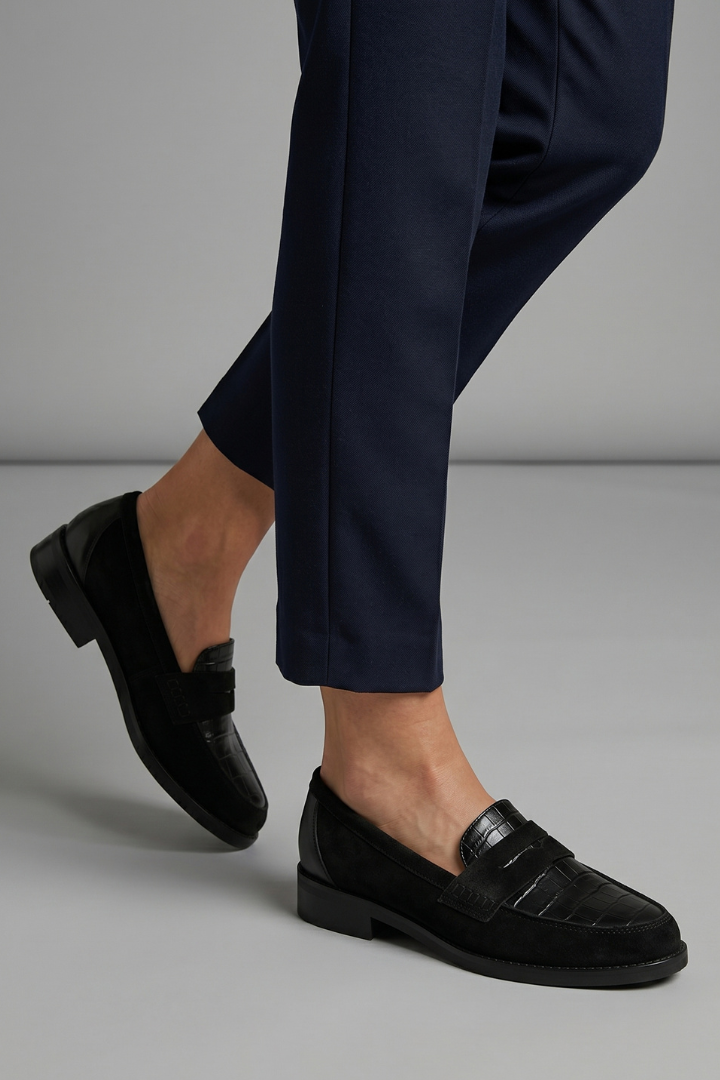 Women's Cushioned Comfort Loafers with Flat Sole for Everyday Wear - photo 4